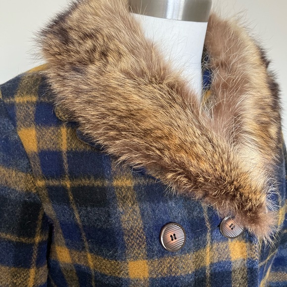 1970s Wool Plaid Winter Coat, Quilted Lining - Picture 6 of 15